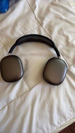 Apple headphones + Apple Watch SE