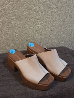 Womans platform size 6.5
