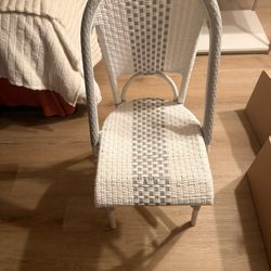 Super Cute White And Grey Woven Desk Chair 