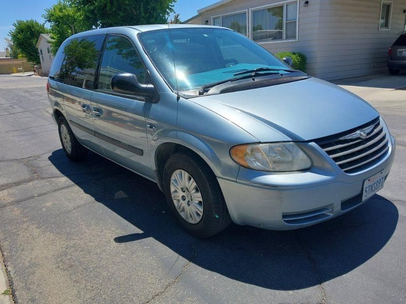 2005 Chrysler Town & Country