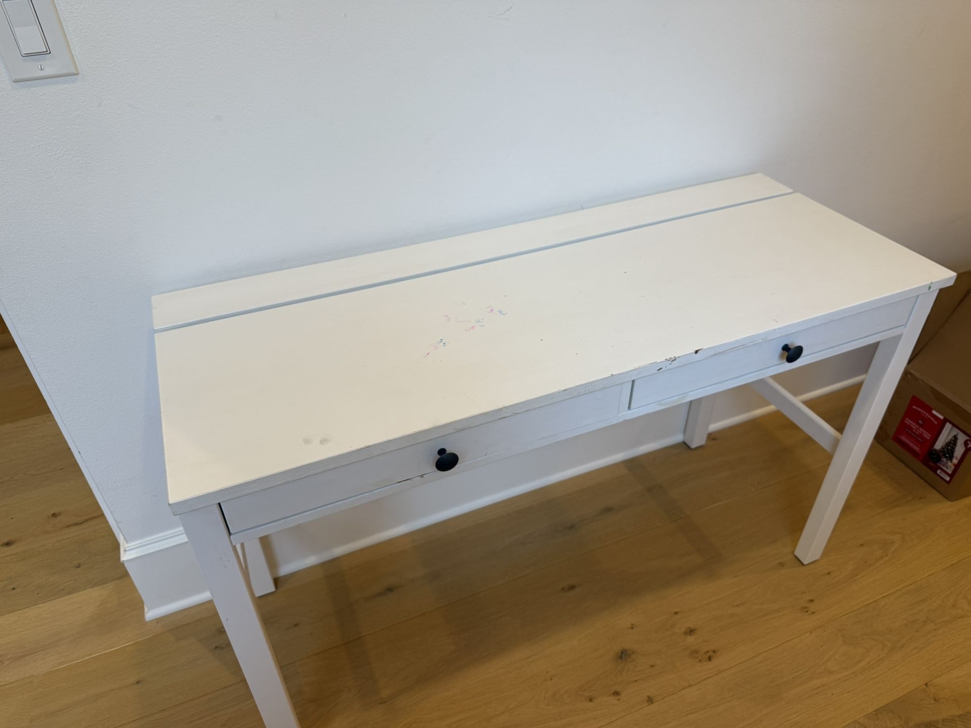 Simple Wood 2 Drawer desk 