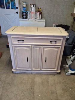 Broyhill Kitchen island