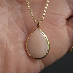 Rose Quartz Teardrop Pendant Necklace On An 18" Goldtone Chain
