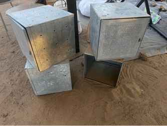 4 metal cubbies