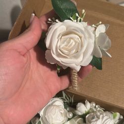 Gorgeous Boutonniere’s And Corsage 