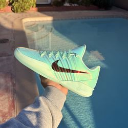 Nike Sabrina 3 warning  label size 10.5W/ 9M