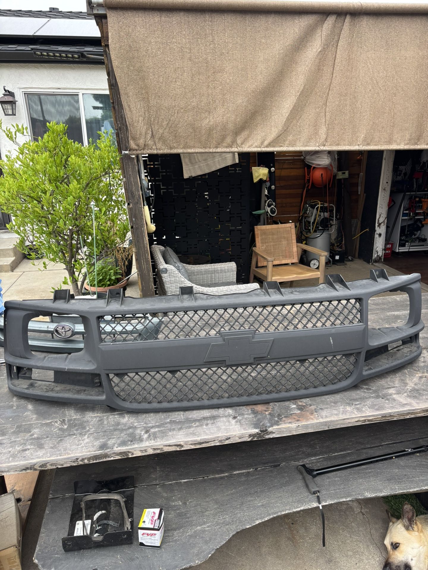 2003 Chevy Express Van Front Grill.