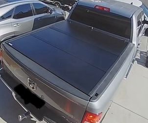 Gator EFX Hard Folding Tonneau Cover