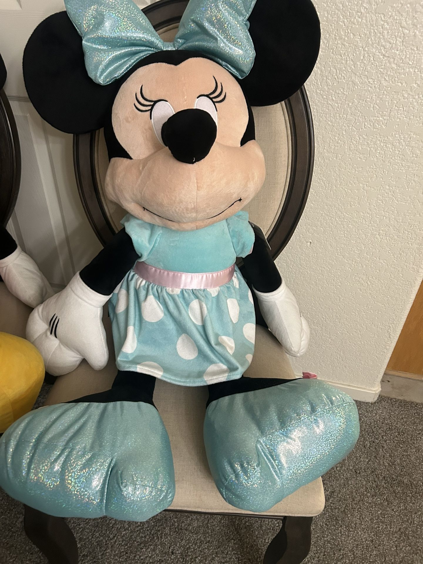   Disney Giant Minnie Mouse 