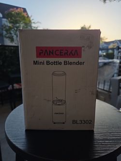 Mini bottle blender