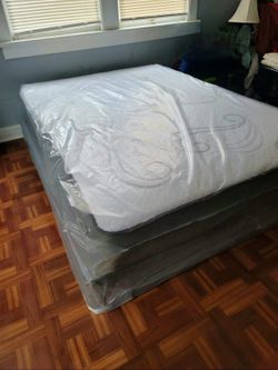 New QUEEN MATTRESS and BOX SPRING 2PC