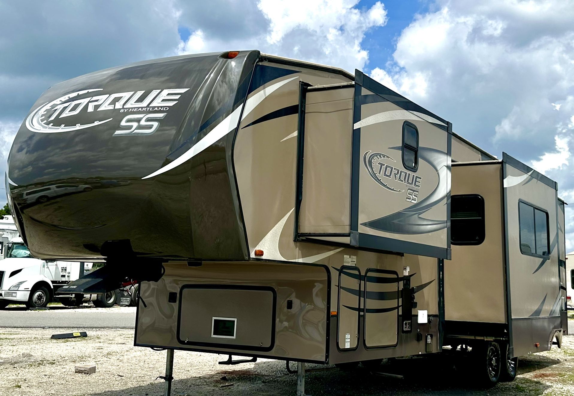 2014 Heartland Torque SS 3 slides 38 feet