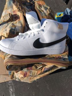 New. Size. 10