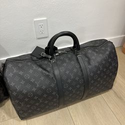 Louis Vuitton Small Boxed Purse for Sale in Glendale, CA - OfferUp