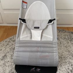 BabyBjorn bouncer 