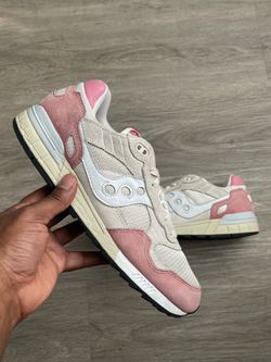 Size 9.5- Saucony Shadow 5000 IG: CornerSoles