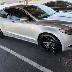 2017 Ford Fusion SE Sedan
