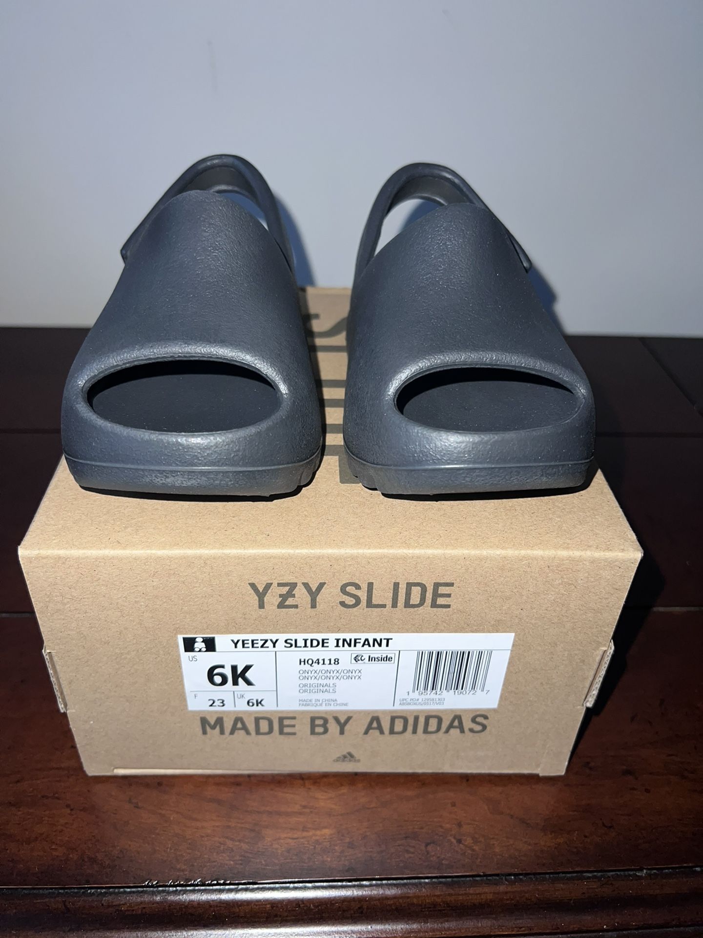 Yeezy Slides 'Onyx' | Black | Men's Size 6