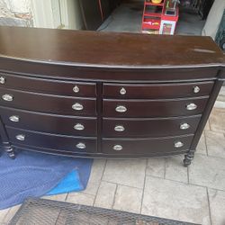 Haverty’s Dresser and night Stand