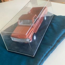 1:25 Chevrolet C-10 Model With Display Case