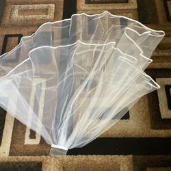 Veil. New. White