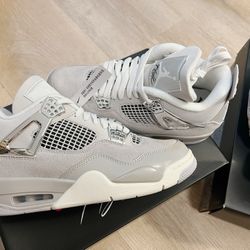 Jordan 4 Retro Froze moments 