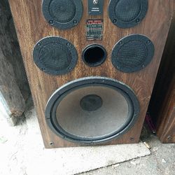 Fisher Speakers 