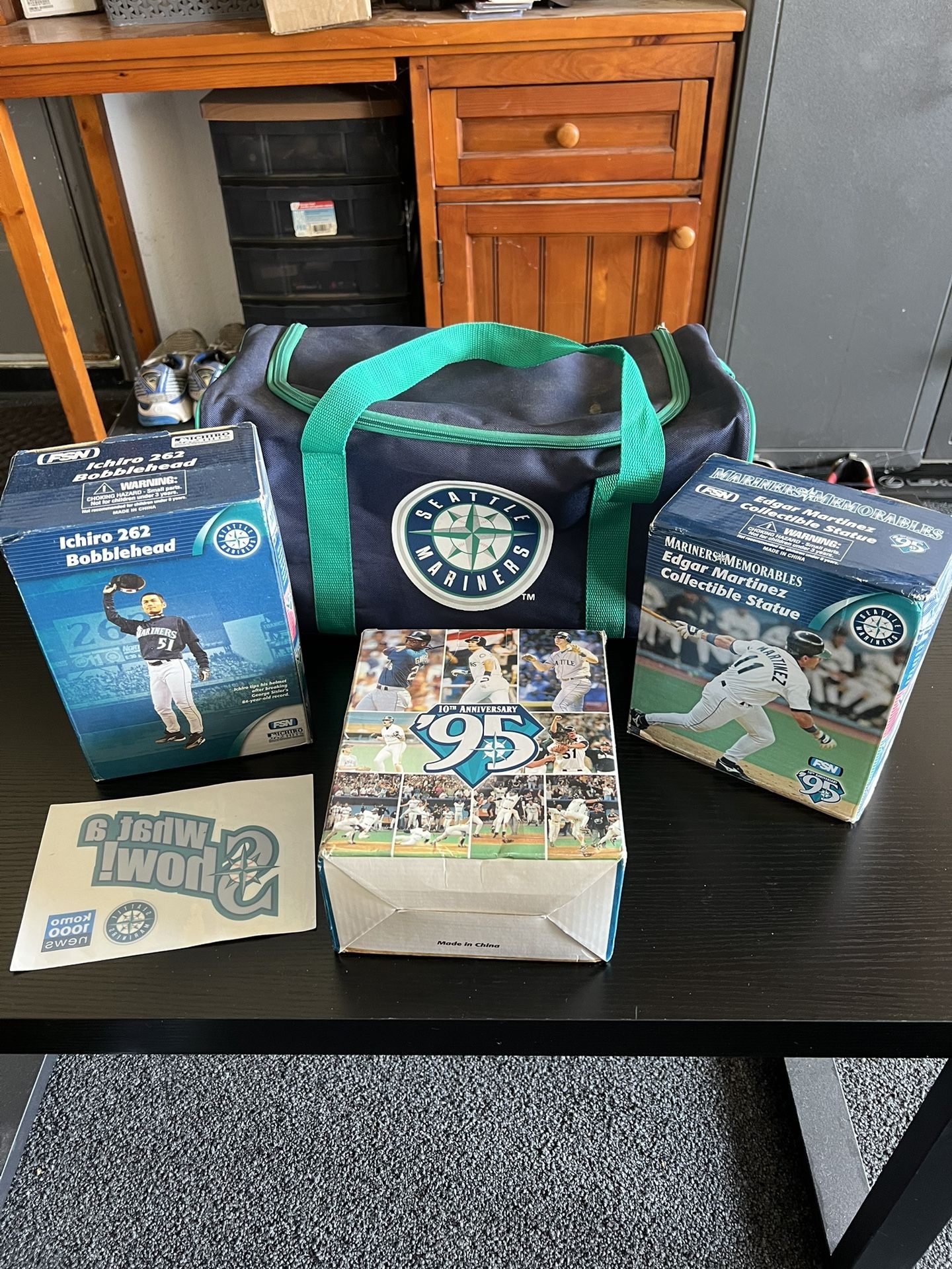 Vintage Original-Playoff Baseball Special-Seattle Mariners Ichiro & Edgar 1995 -10th Anniversary Player Statues