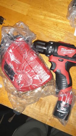 Milwaukee 3/8 drill driver charger battery