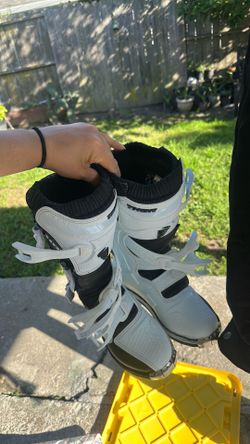 Dirt bike boots