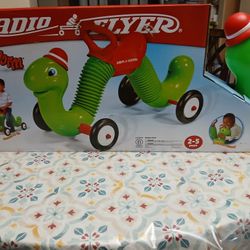Radio Flyer Inch Worm 