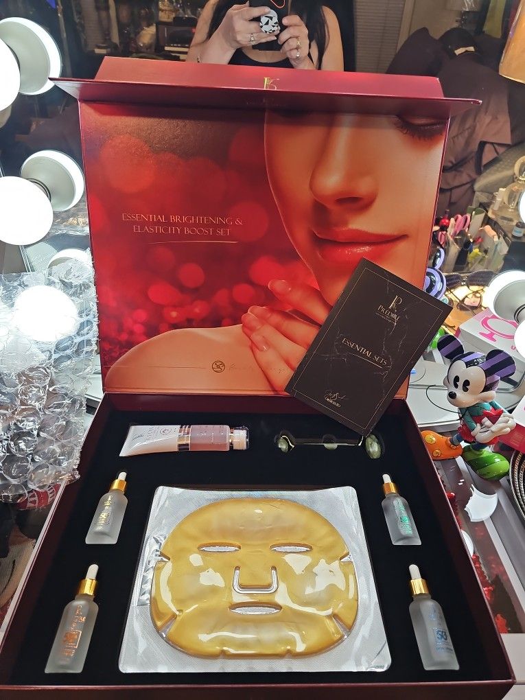 Prédire Paris Essential Brightening & Elasticity Boost Set, which is a luxury skincare product collection.  High End Skin Care Like Korean & Italian