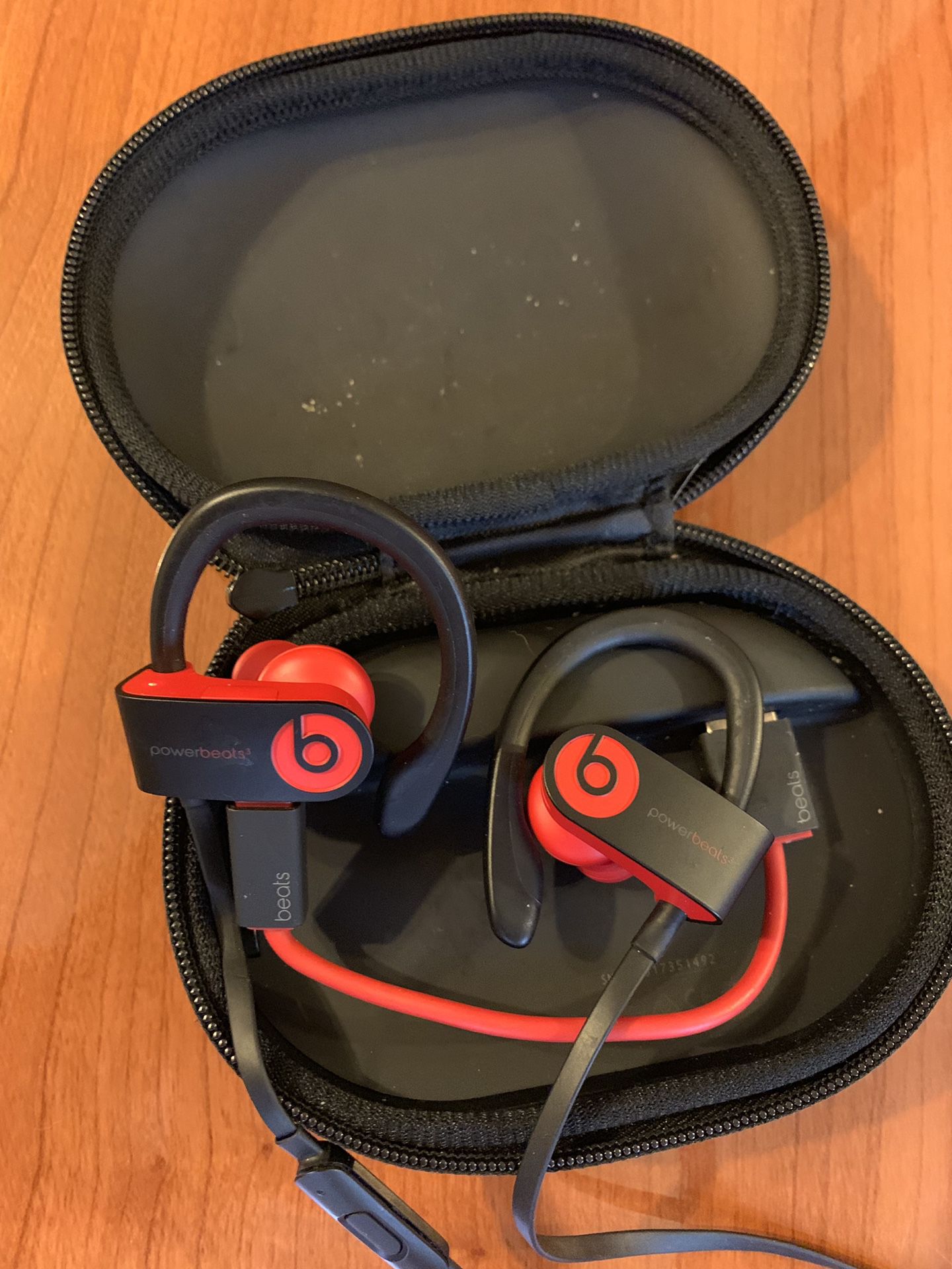 Beats Powerbeats 3 with Mophie charging case