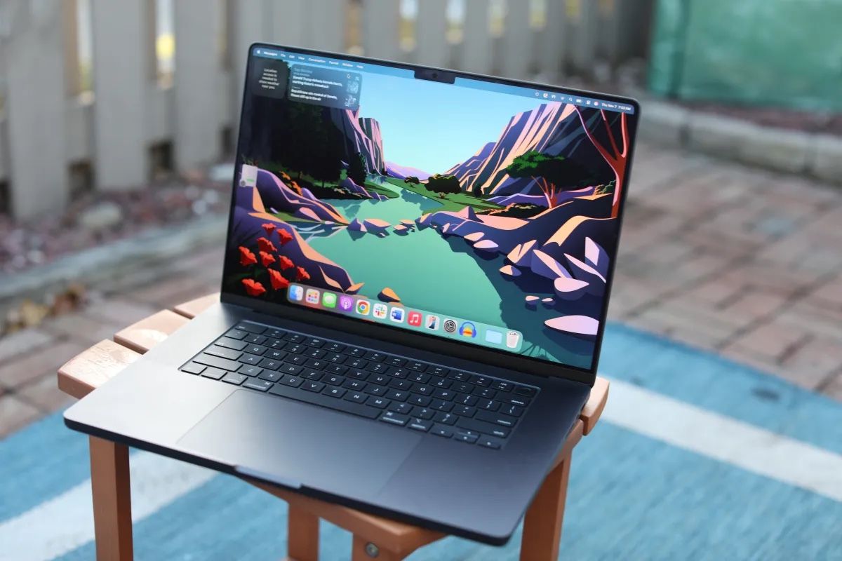 Macbook Pro 16Gb M4 with GPU