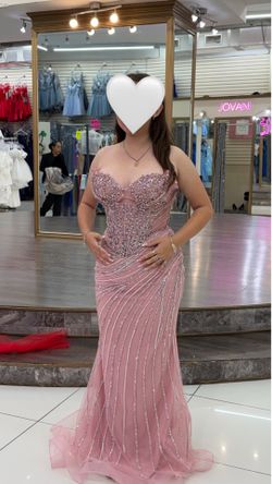 Selling this prom dress/ formal event dress