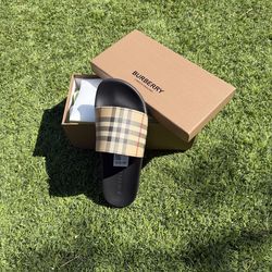 Burberry womens slides size 9