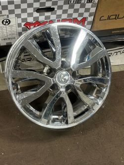 Infiniti Nissan Rim Wheel 17 inch factory Chrome plastic cover 5 lugs bolt pattern 4.50 inch 114.30 mm Only one rim