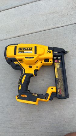 Dewalt Brushless 20V MAX XR 18 GA Cordless Narrow Crown Stapler