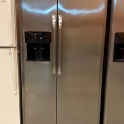 FRIGIDAIRE SIDE-BY-SIDE REFRIGERATOR