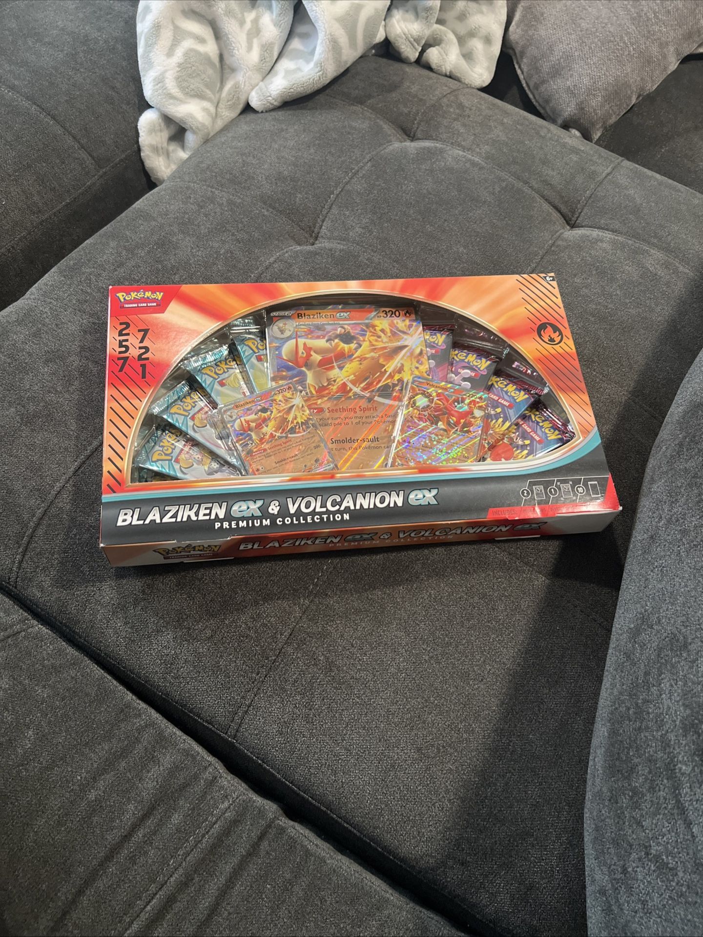 Blaziken Ex & Volcanion Ex Premium Collection