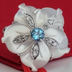  ❤️14k Size 7 Lovely Solid White Gold Mother of Pearl, Blue Topaz & Diamonds Flower Ring!/ Anillo de Oro con Blue Topaz y Diamantes!👌🎁Post Tags: Ani