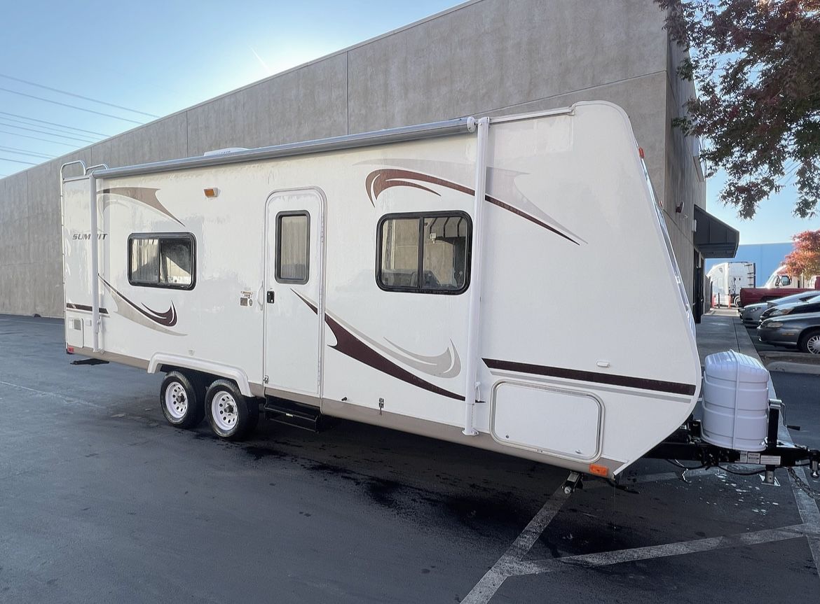 2008 Summit by Thor 26RB 27”
