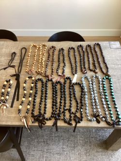 Hawaiian Store Kukui Nut Lei Necklaces (lot of 20)