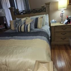 Stanley Furniture Queen Size Bedroom  Set  Sold as a Set  Only 