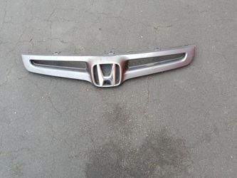 03-2005 Honda Accord Grill with emblem oem.