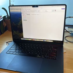 15” MacBook Air m2 w/ 8GB RAM and 256GB SSD