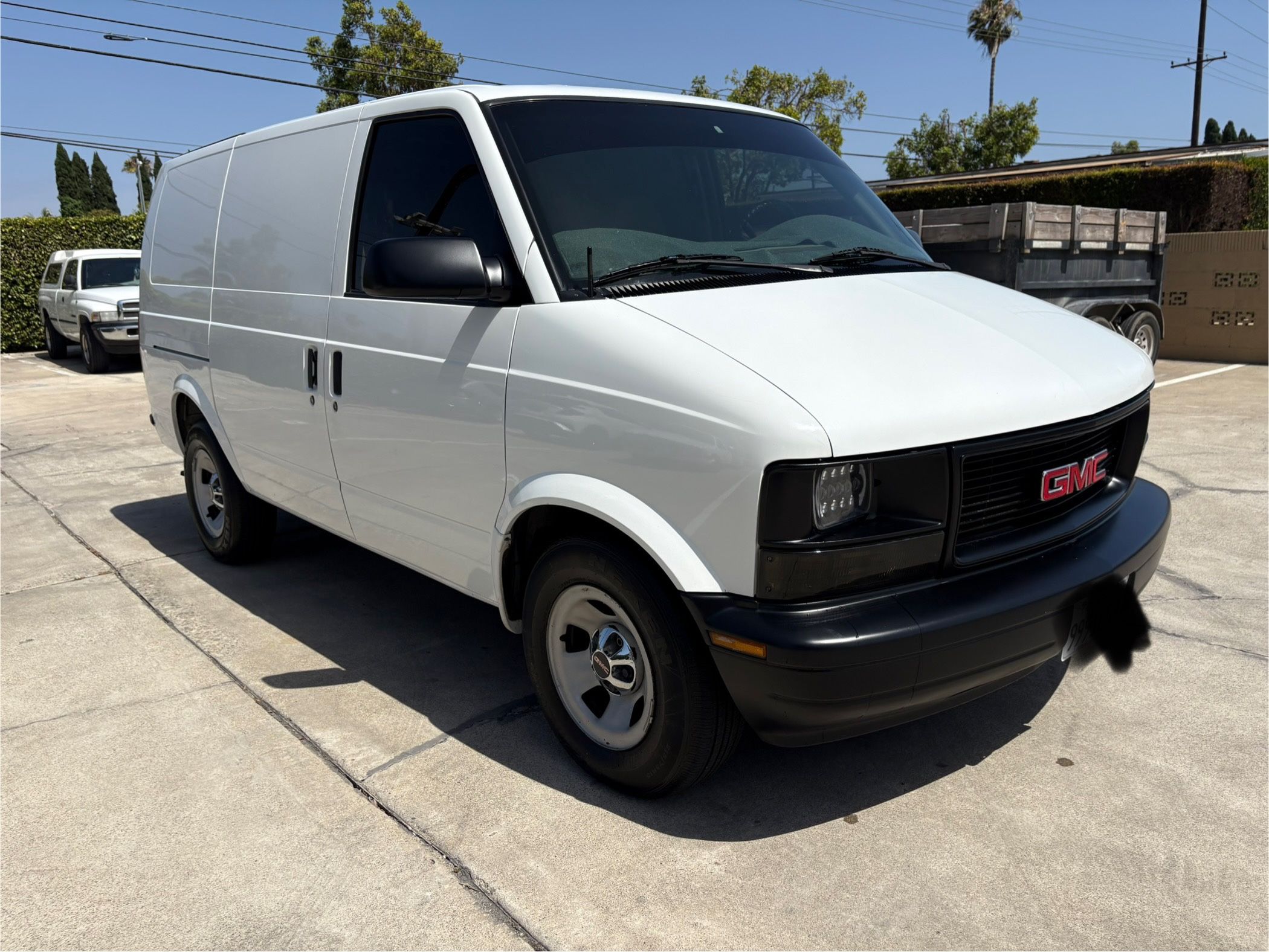 2002 GMC Safari Cargo