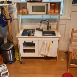 Play Kitchen And Accessories
