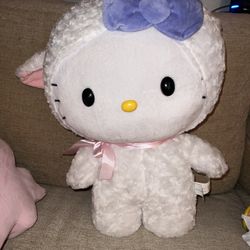 Hello Kitty White Lamb Greeter 
