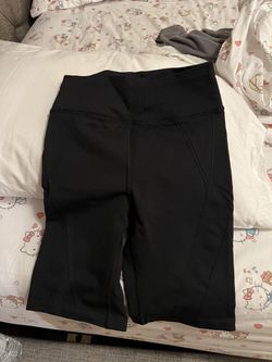 Black LULUELEMON SHORTS